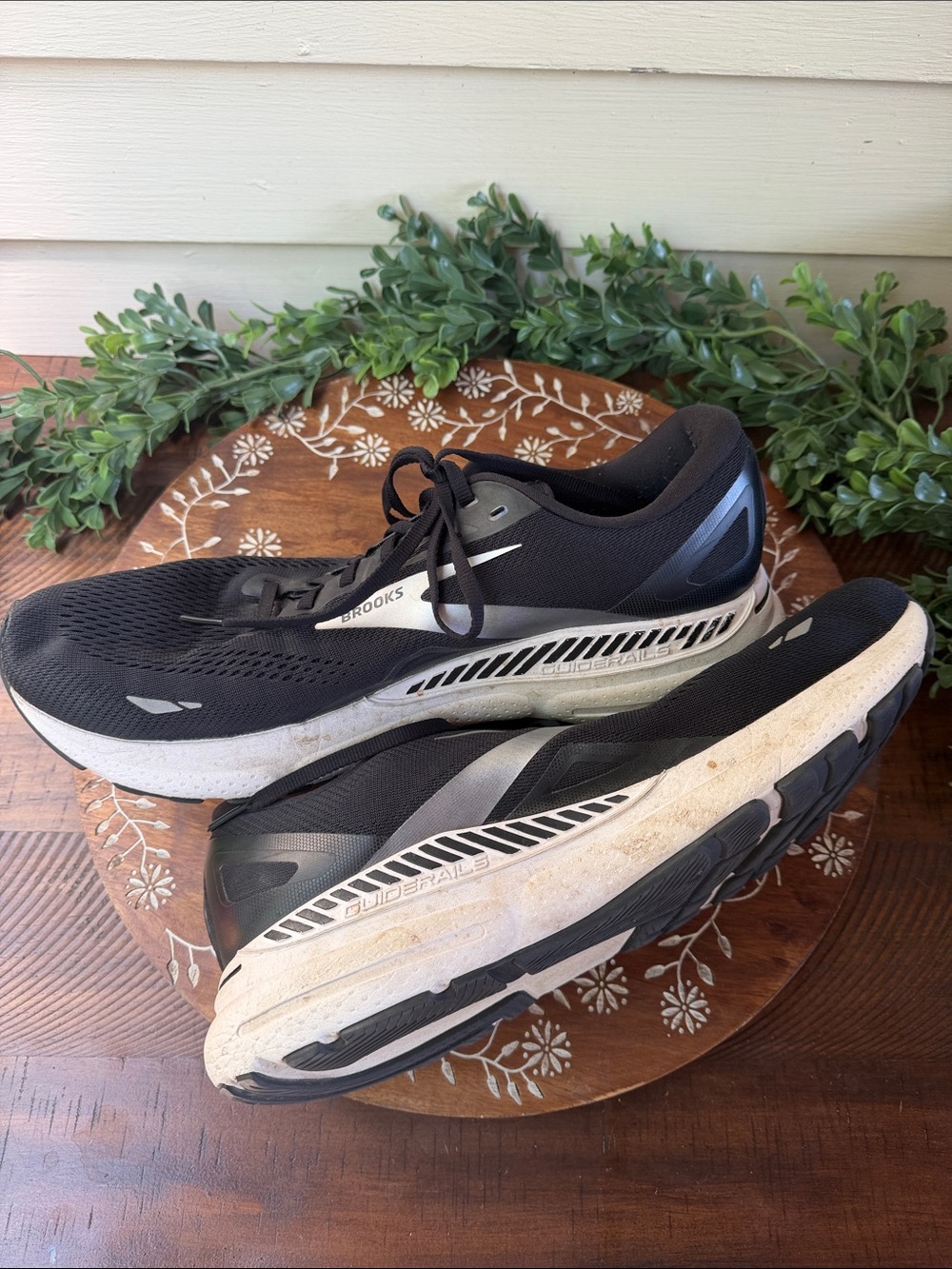 Men's Brooks Adrenaline GTS Running Shoes - Picture 3 of 6